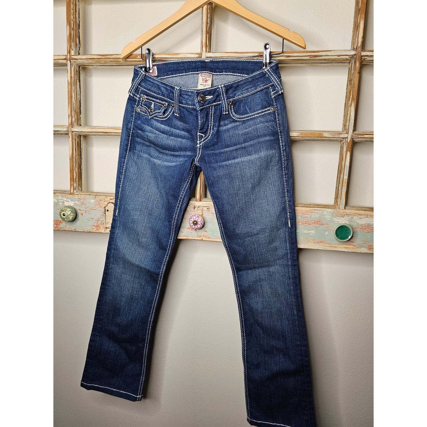 Low Rise True Religion Medium Wash Straight Leg Ladies 26 jeans.