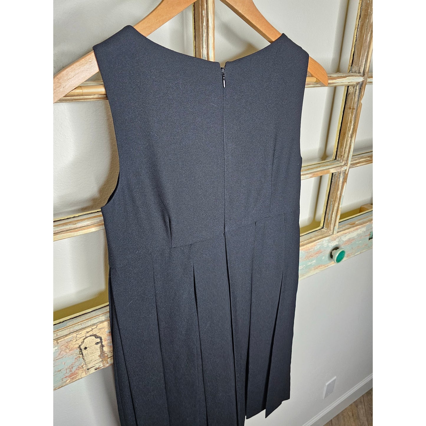 CABI BLACK EMPIRE WAIST BLACK SLEEVELESS DRESS SIZE 4