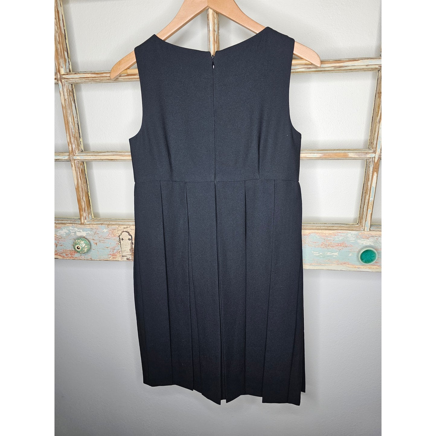 CABI BLACK EMPIRE WAIST BLACK SLEEVELESS DRESS SIZE 4