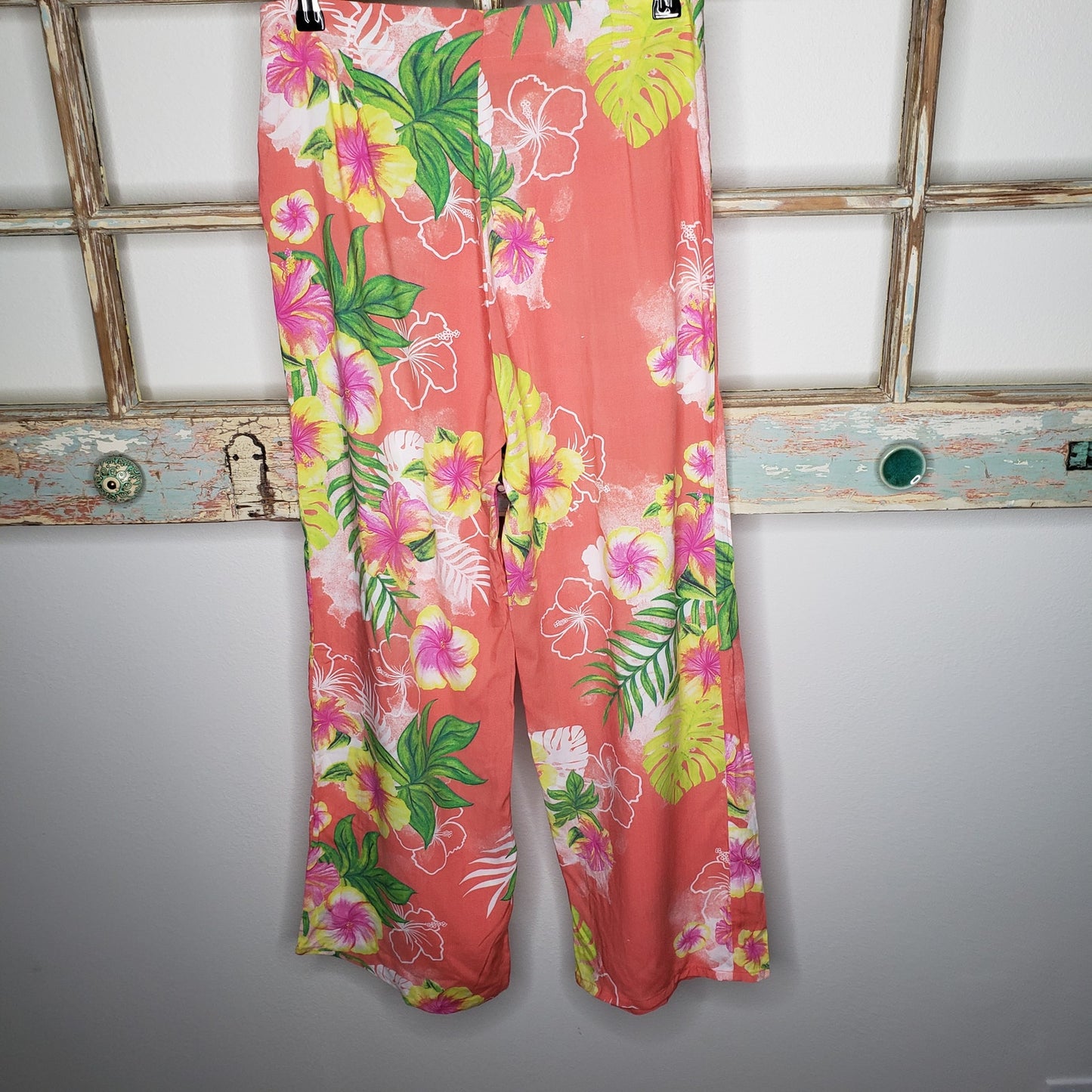 Casual Brazilian made Hawaiian wrap pants size 40 / US size 6