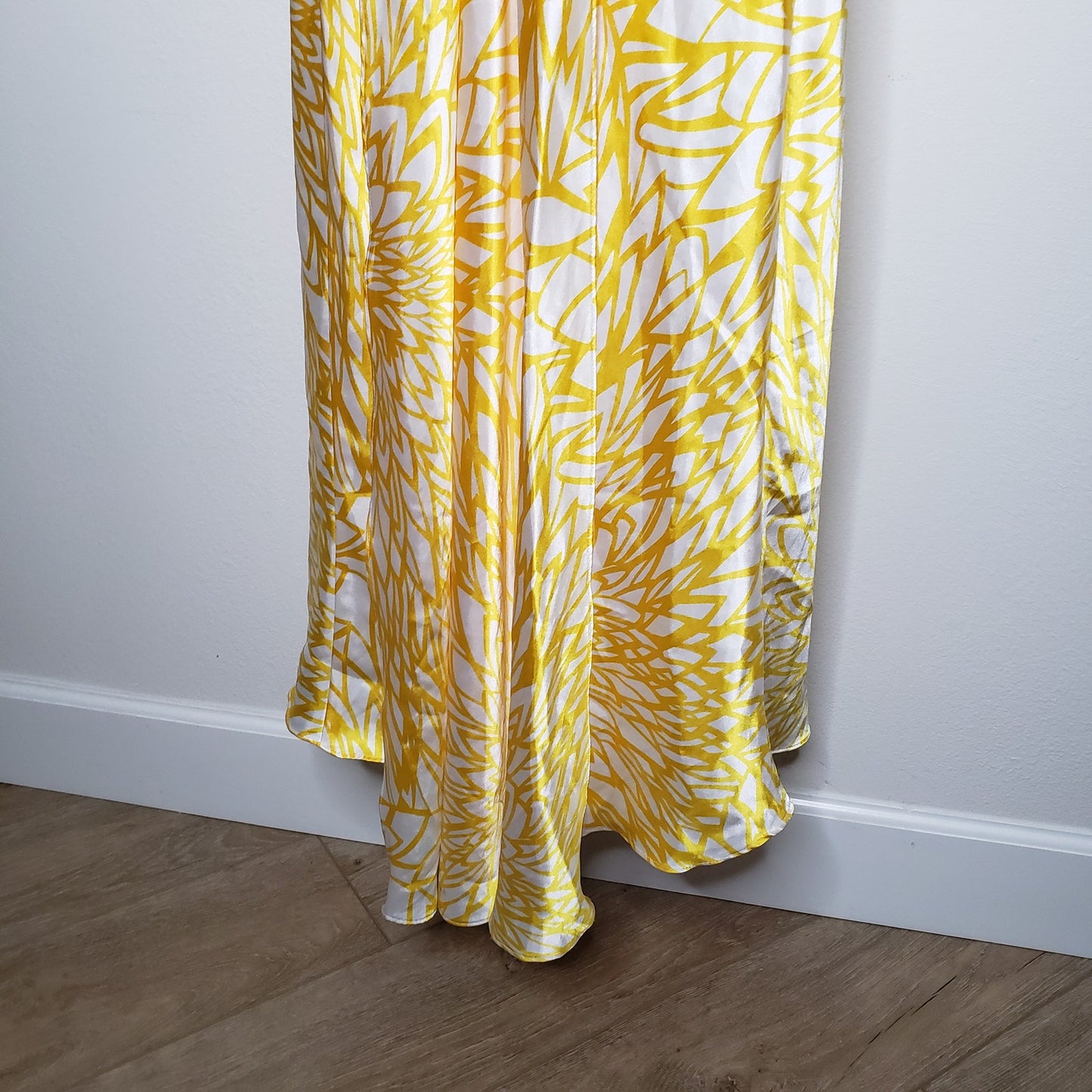 Morgan & C Yellow and White Dress with Crystal Neckline size 1/2