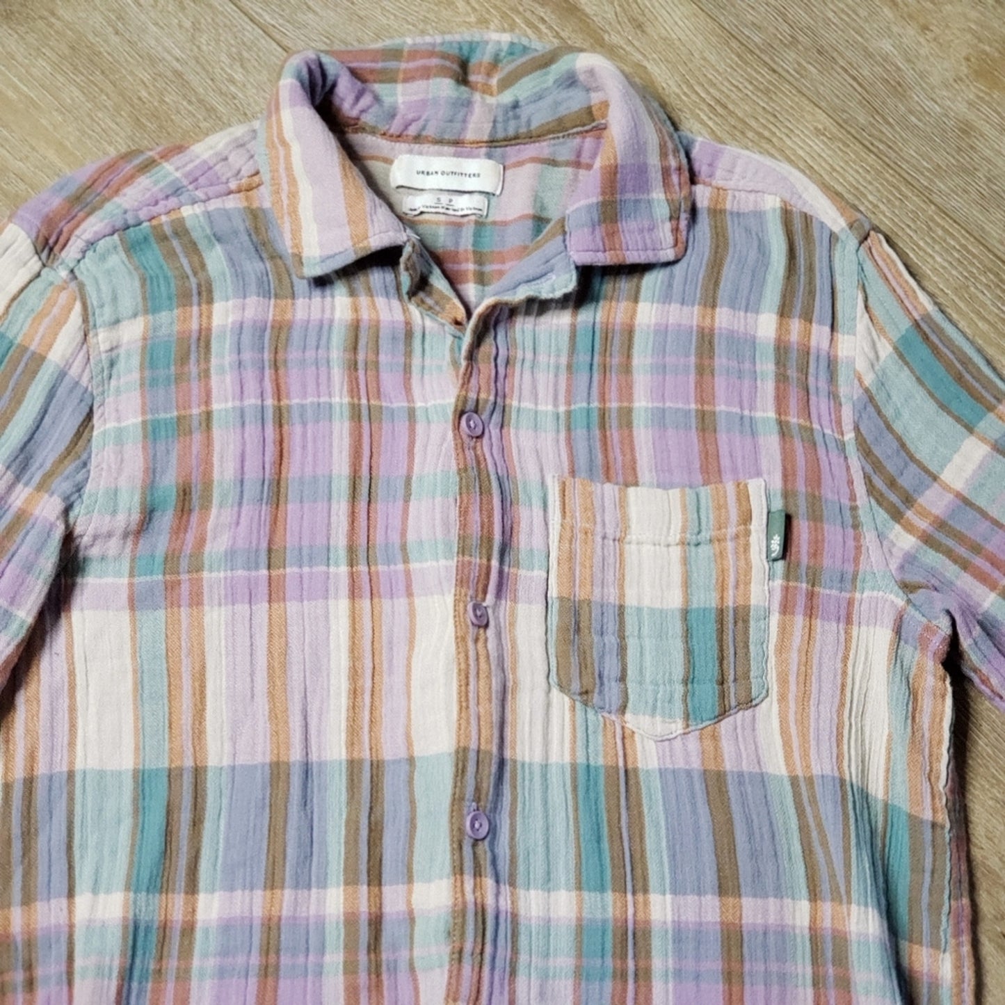 Urban Outfitters plaid button up Top oversized small