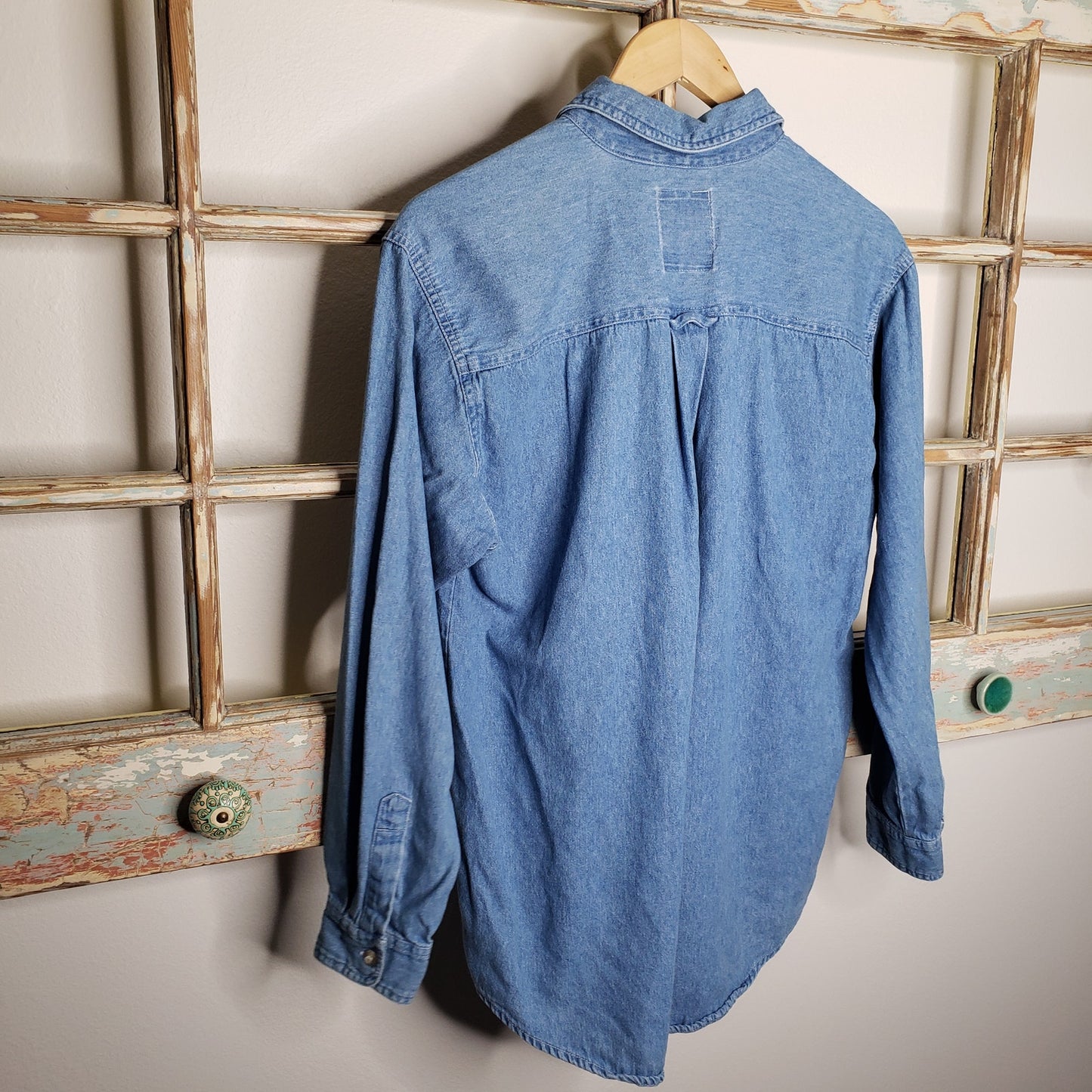 Vintage Andrews Blues Denim floral embroidered button down shirt ladies medium