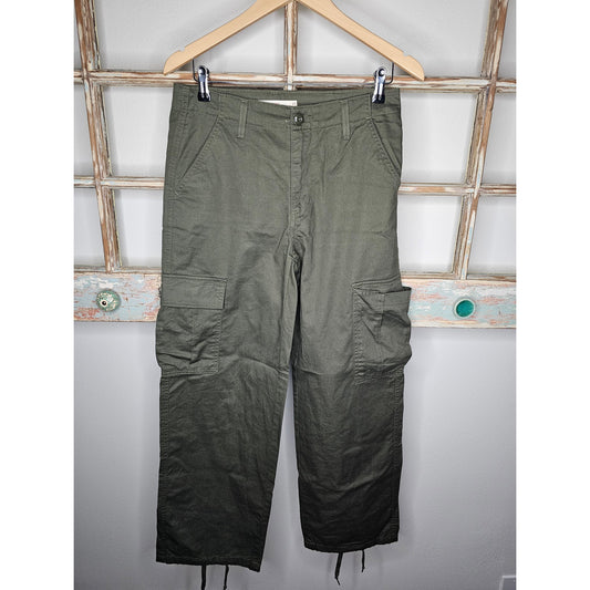 Levis Baggy Cargo Army Green Ladies Pants Size 27