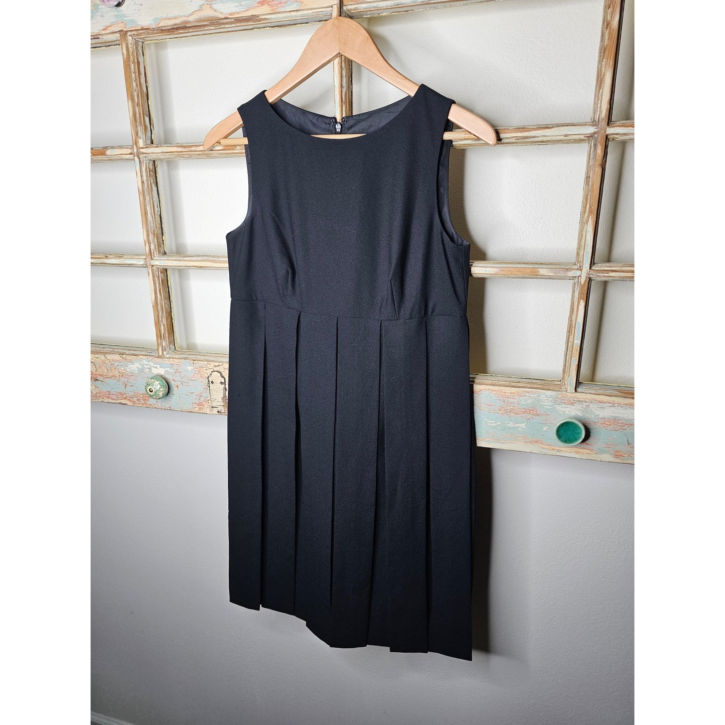 CABI BLACK EMPIRE WAIST BLACK SLEEVELESS DRESS SIZE 4