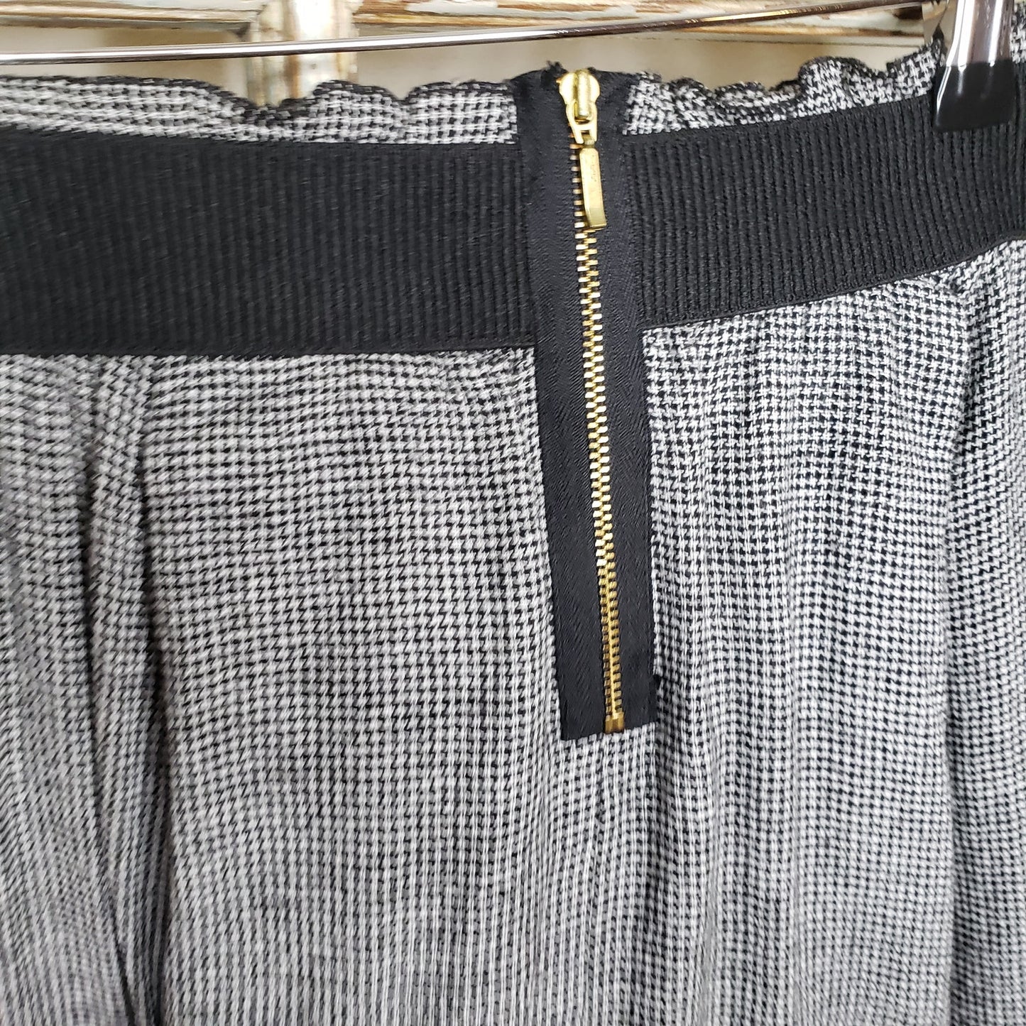 Zara Houndstooth flowy A Line skirt ladies size small