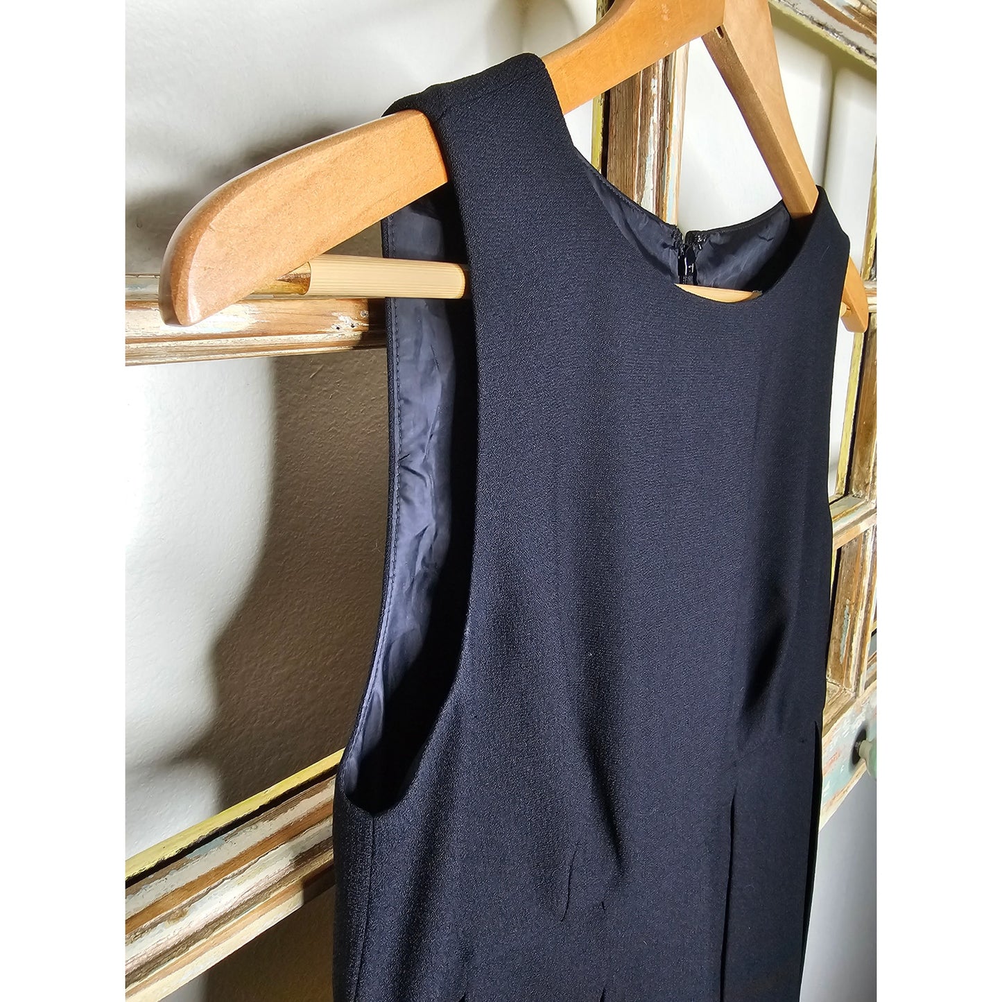 CABI BLACK EMPIRE WAIST BLACK SLEEVELESS DRESS SIZE 4