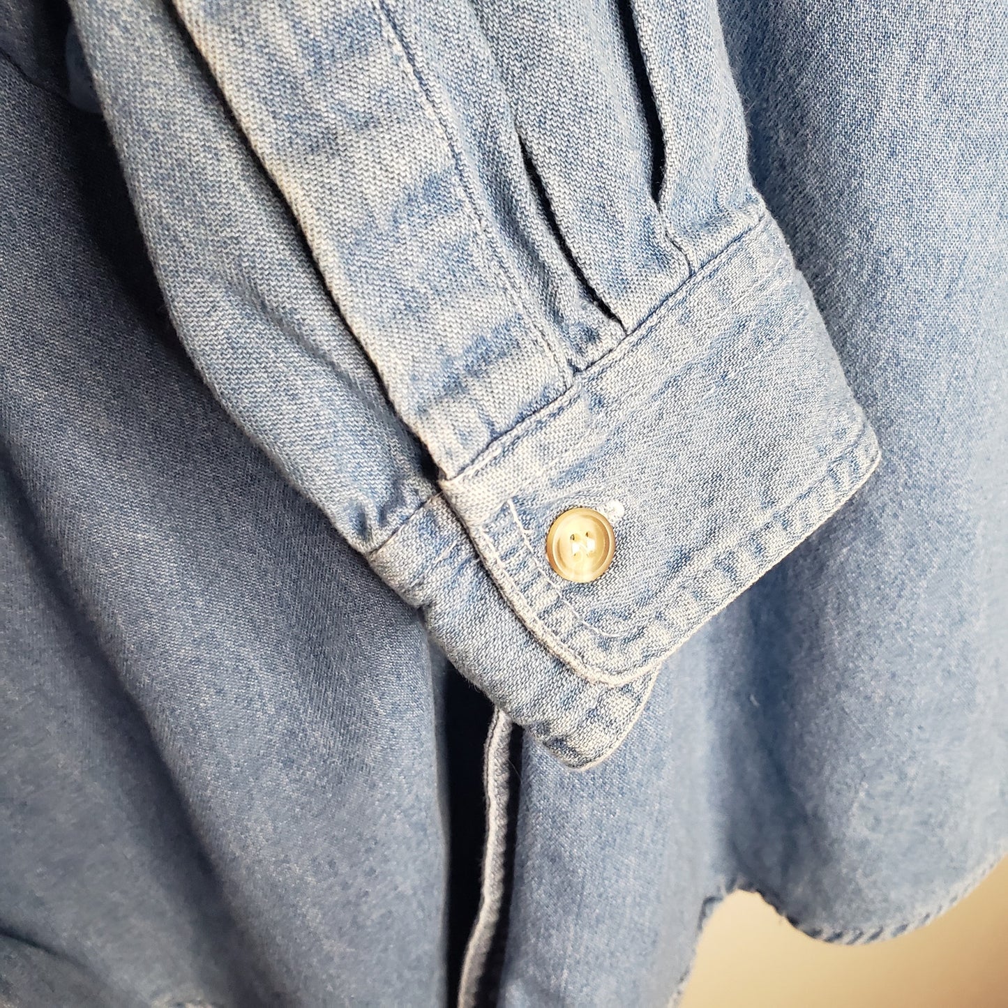 Vintage Andrews Blues Denim floral embroidered button down shirt ladies medium