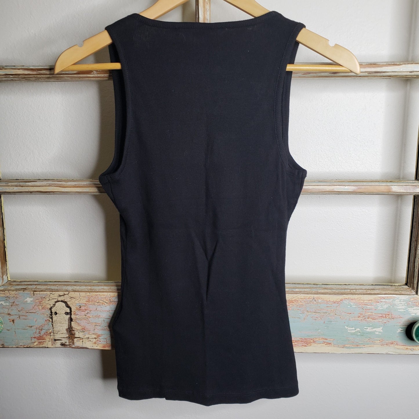 NWT GUESS in gold Logo Black Tank ladies size small
