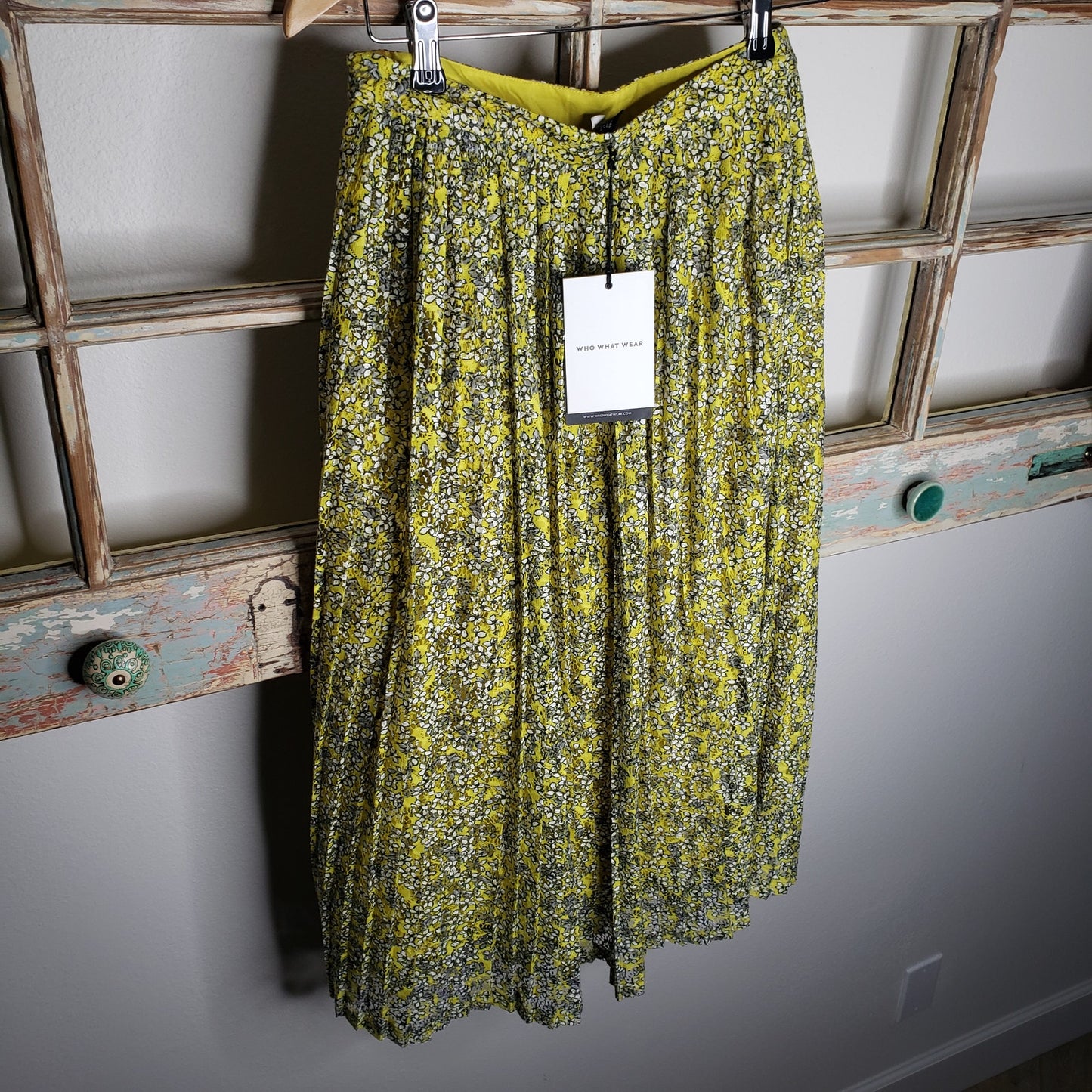 NWT Who What Wear Pleated lined Midi skirt yellow floral eyelet lace size 4
